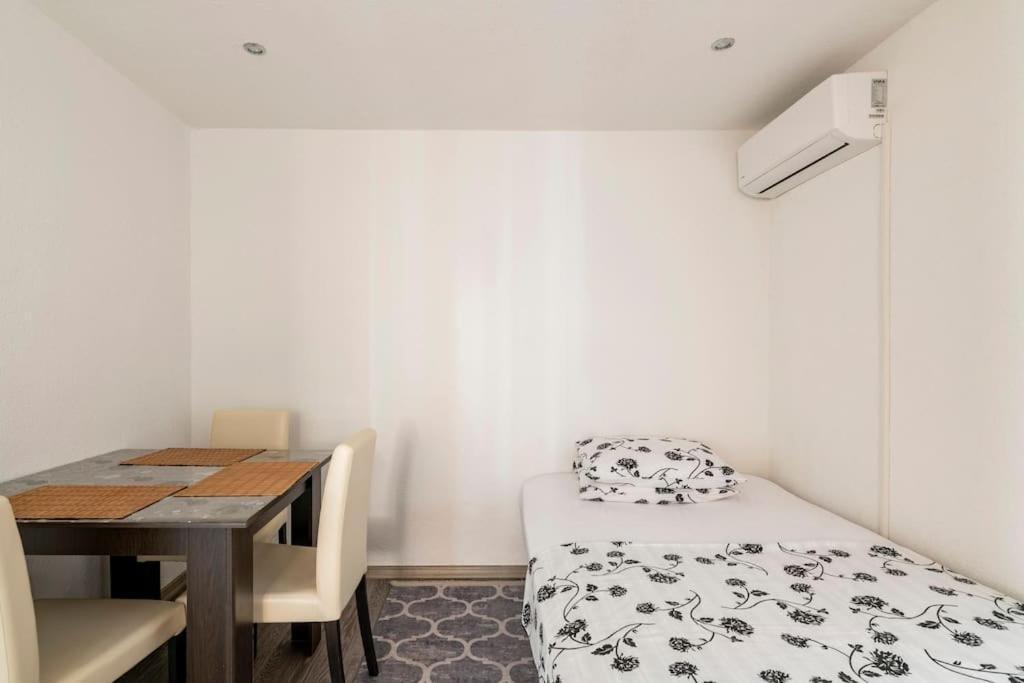 Studio Apartment GRGIC Šibenik Esterno foto
